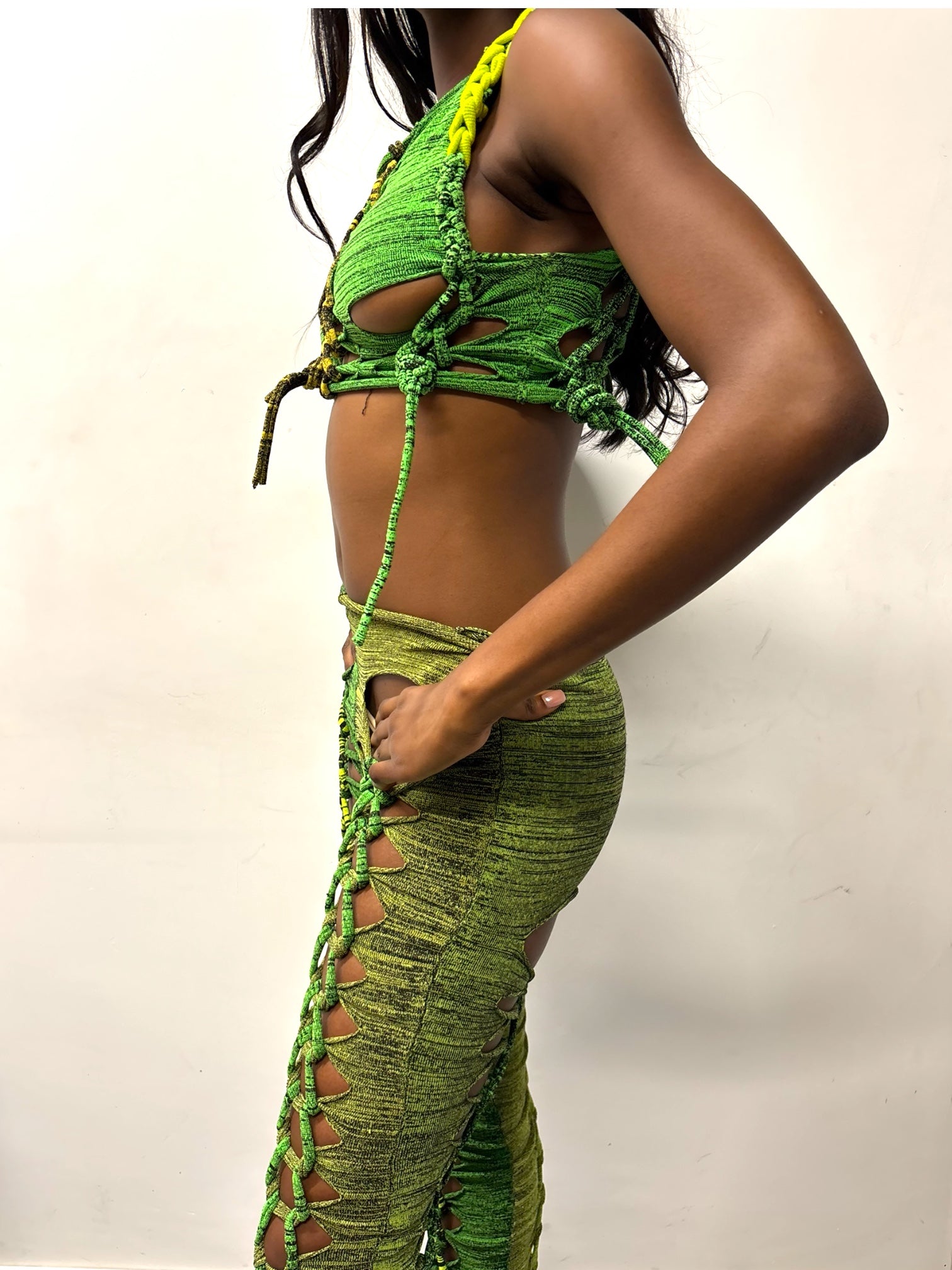 GREEN ELASTIC SHOW PIECE TROUSER