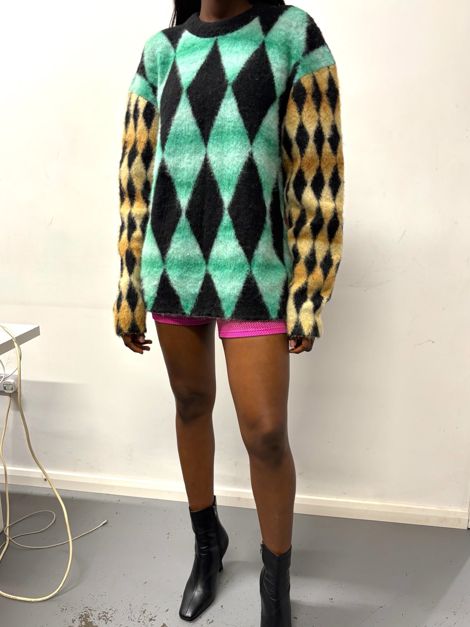 BRUSHED MOHAIR DIAMOND CREW